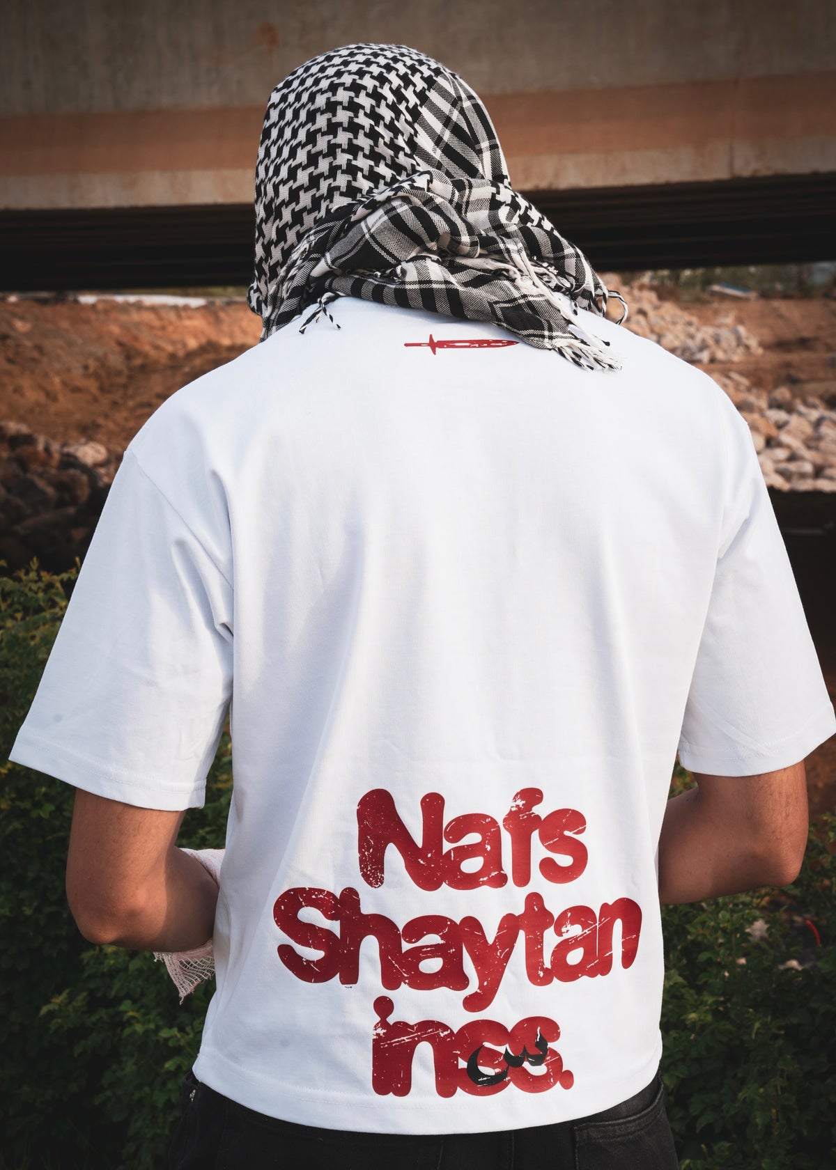 MTAYEF white oversized T-shirt with red graphic on the back